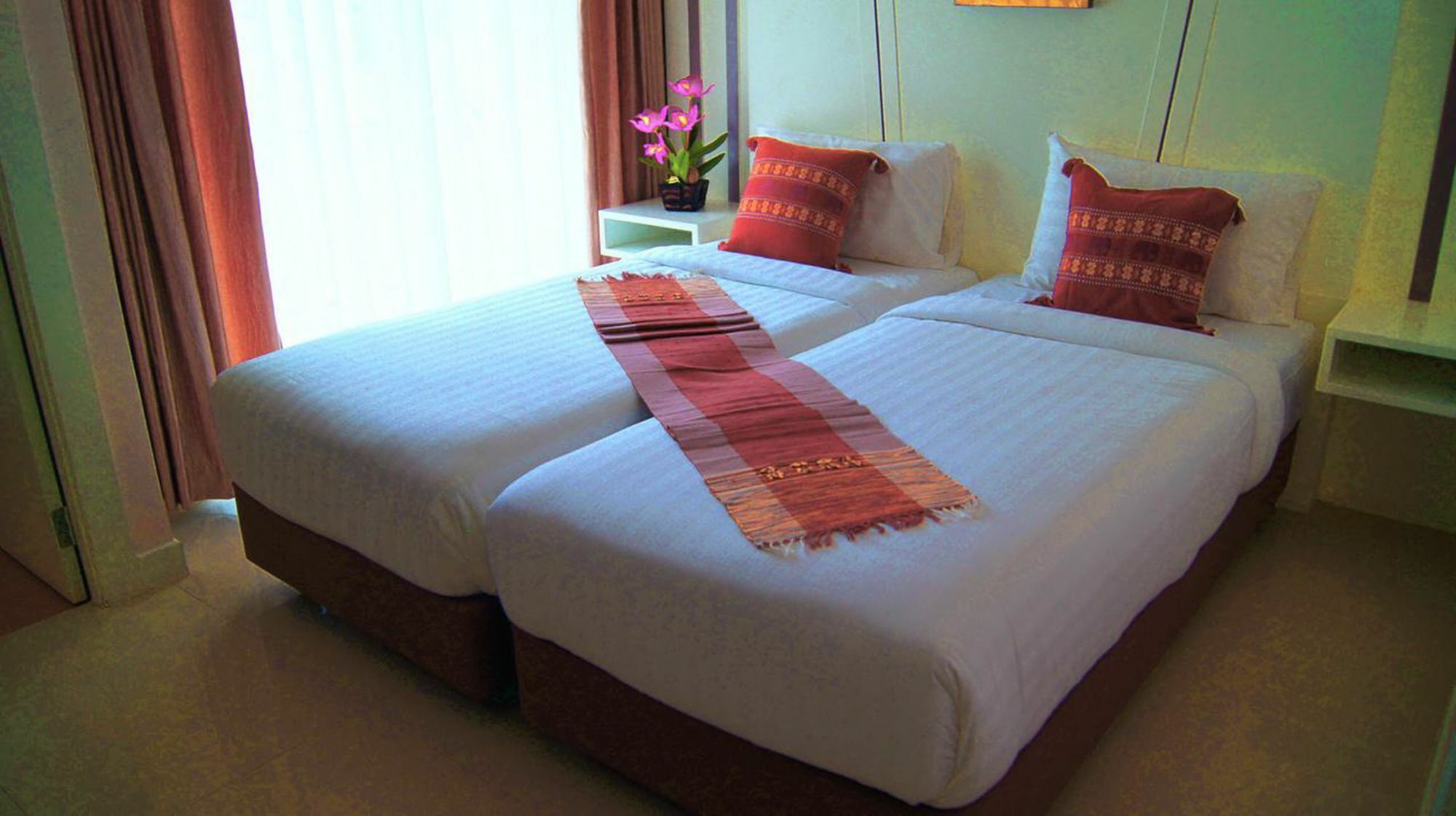 J Sweet Dream Boutique Hotel Phuket Patong Buitenkant foto